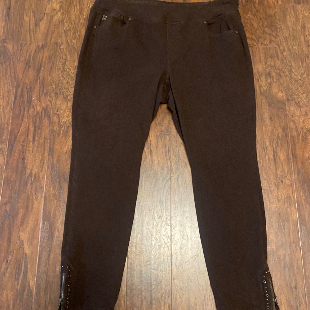 Belle by Kim Gravel Flexibelle Grommet Trim Zip Jeggings - Size 20W